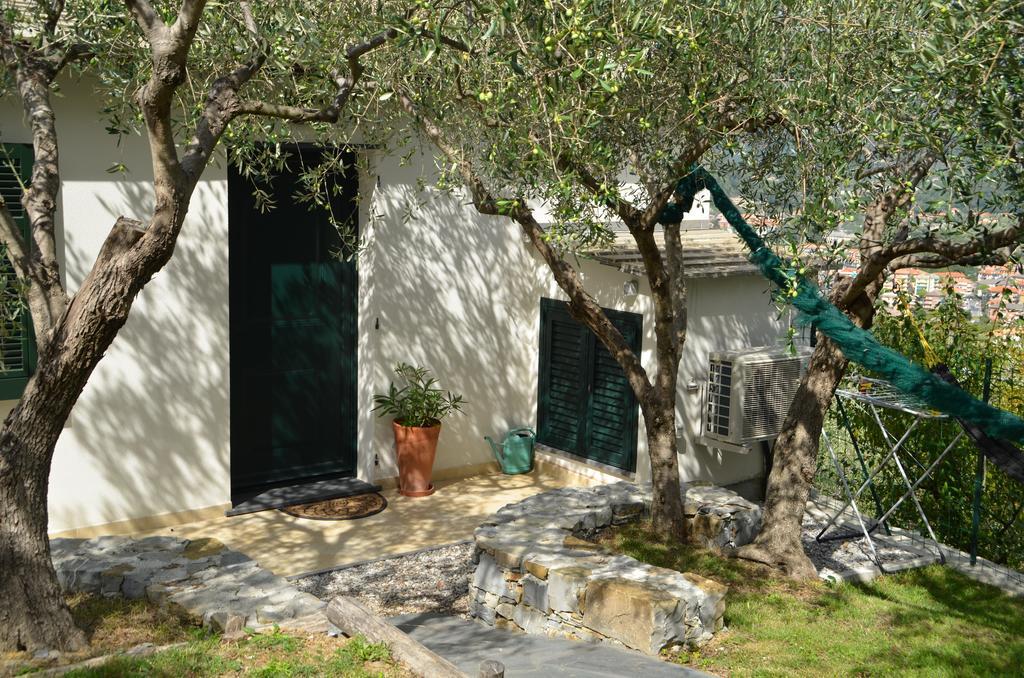 لافانيا Agri Bed - L'Affittacamere In Collina - Guest Room On The Hill الغرفة الصورة